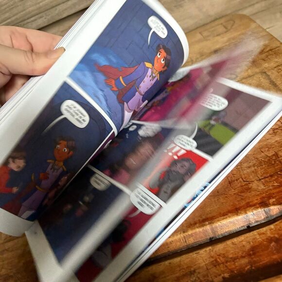 Whatever After Graphic Novel The Fairest of All by Sarah Mlynowski & Anu Chouhan - Picture 5 of 10